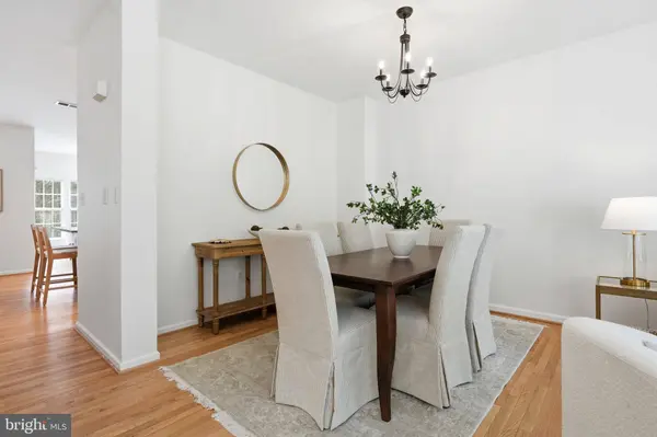 43451 LAIDLOW ST, Chantilly, VA 20152