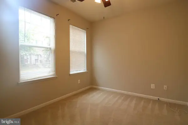 25585 FELTRE TER, Chantilly, VA 20152