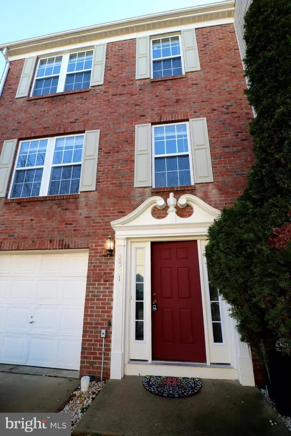 2581 SUTTERS MILL DR, Herndon, VA 20171
