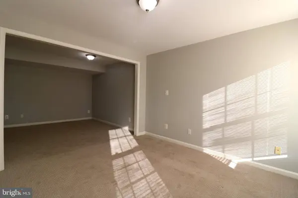 2581 SUTTERS MILL DR, Herndon, VA 20171
