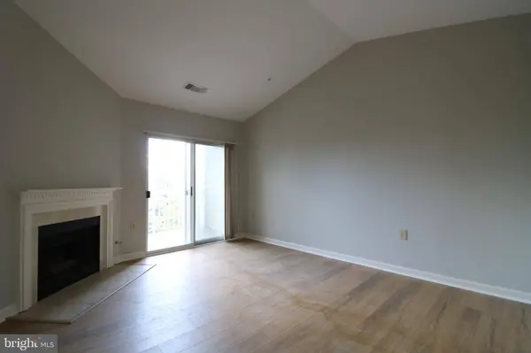 2204 WESTCOURT LN #405, Herndon, VA 20170