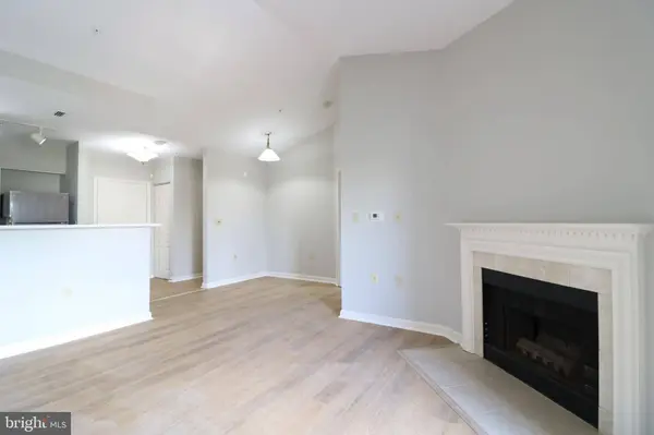 2204 WESTCOURT LN #405, Herndon, VA 20170