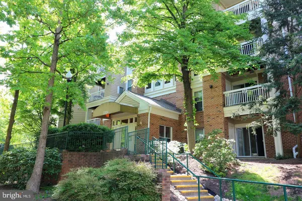 2204 WESTCOURT LN #405