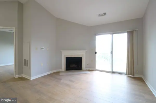 2204 WESTCOURT LN #405, Herndon, VA 20170