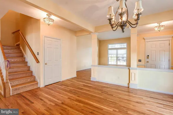 2482 LEYLAND RIDGE RD, Herndon, VA 20171