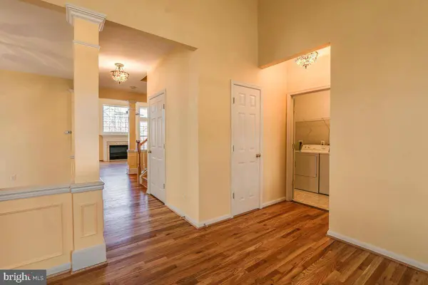 2482 LEYLAND RIDGE RD, Herndon, VA 20171