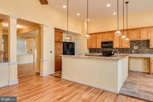 2482 LEYLAND RIDGE RD, Herndon, VA 20171