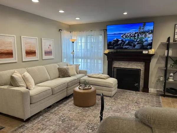 3546 Voyager CIR, Carmel Valley, CA 92130