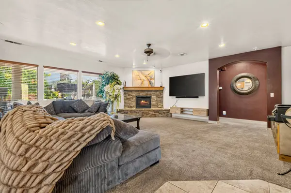 3611 SAGEBRUSH DR, Santa Clara, UT 84765