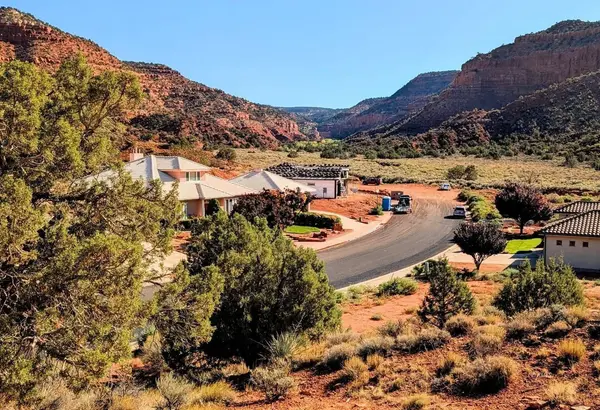 1192 E Country Club Dr, Kanab, UT 84741