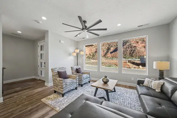 587 E El Valle Dr, Kanab, UT 84741