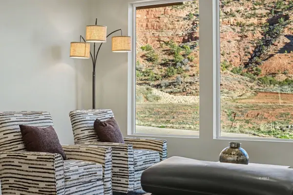 587 E El Valle Dr, Kanab, UT 84741