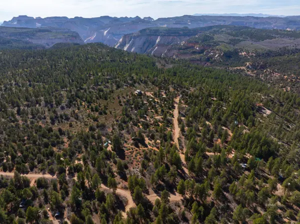 Cedar Rd, Orderville, UT 84758