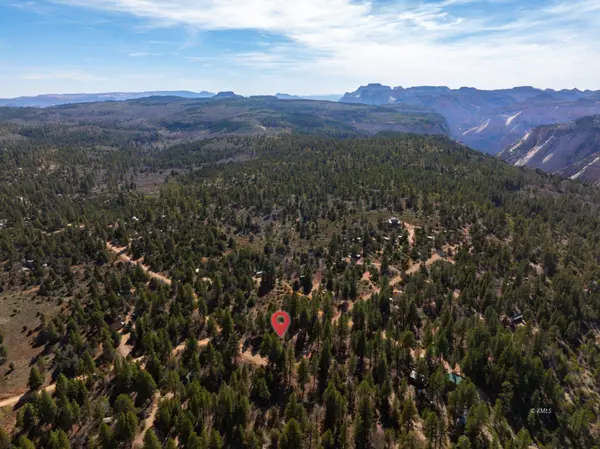 Cedar Rd, Orderville, UT 84758