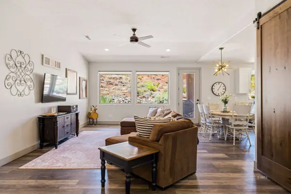 474 NE Los Barrancos Ln, Kanab, UT 84741