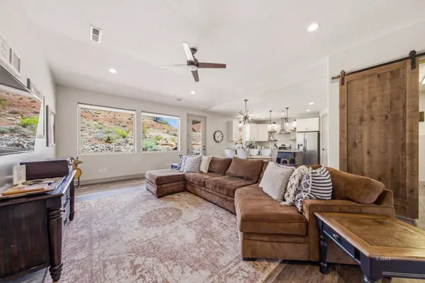 474 NE Los Barrancos Ln, Kanab, UT 84741