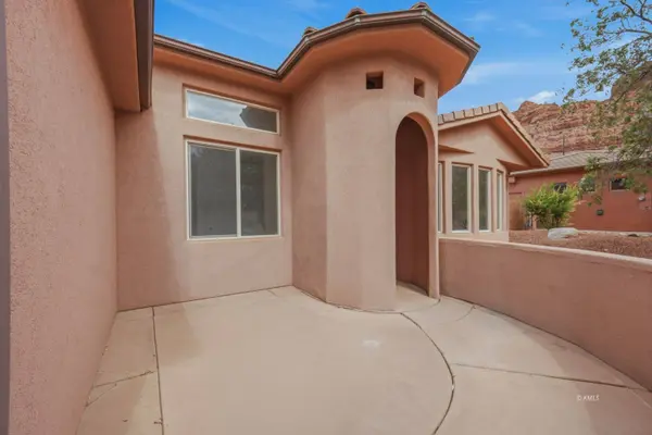 350 NW LOS BARANCOS Ln, Kanab, UT 84741