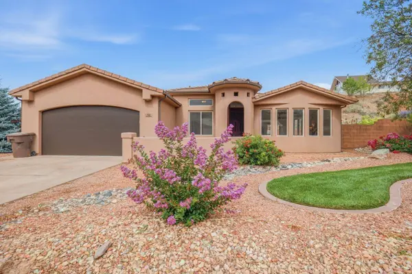 350 NW LOS BARANCOS Ln, Kanab, UT 84741