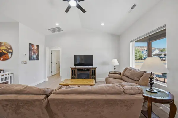 899 W Vance Dr, Kanab, UT 84741