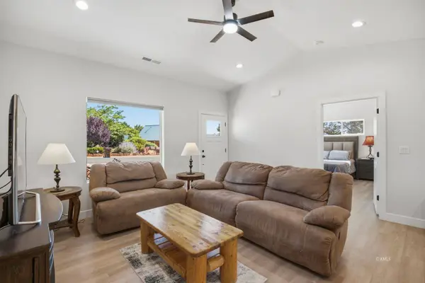 899 W Vance Dr, Kanab, UT 84741