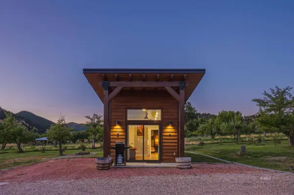 75 N Main St, Glendale, UT 84729