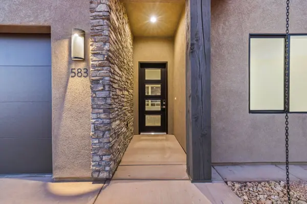 583 E El Valle Dr, Kanab, UT 84741