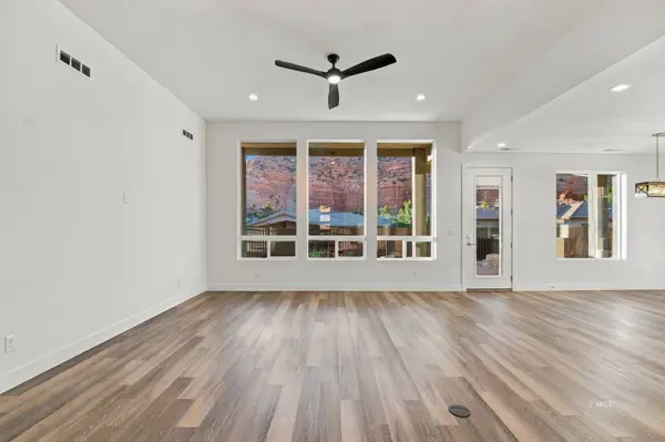 583 E El Valle Dr, Kanab, UT 84741