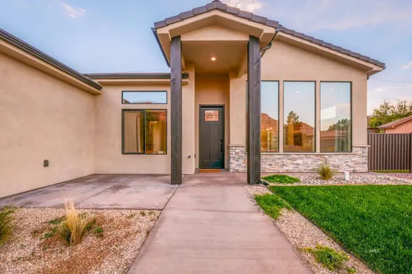 248 W Ladera Ln, Kanab, UT 84741