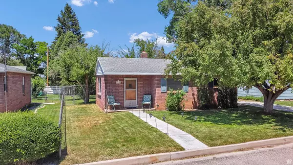 82 W PIONEER AVE, Parowan, UT 84761