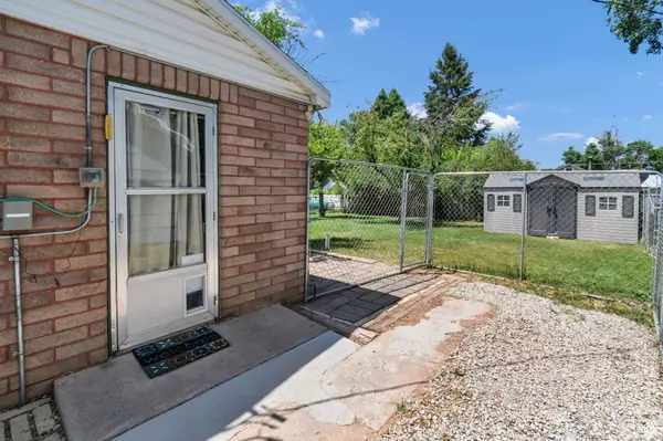 82 W PIONEER AVE, Parowan, UT 84761