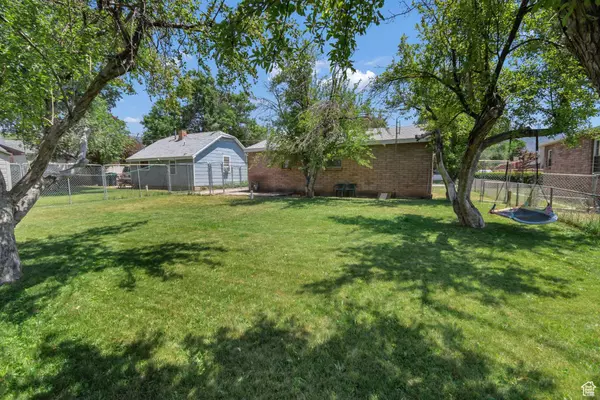 82 W PIONEER AVE, Parowan, UT 84761