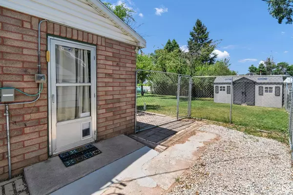 82 W Pioneer Ave, Parowan, UT 84761