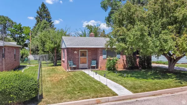 82 W Pioneer Ave, Parowan, UT 84761