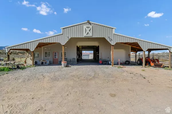 900 & 938 S 1800 E, Teasdale, UT 84773