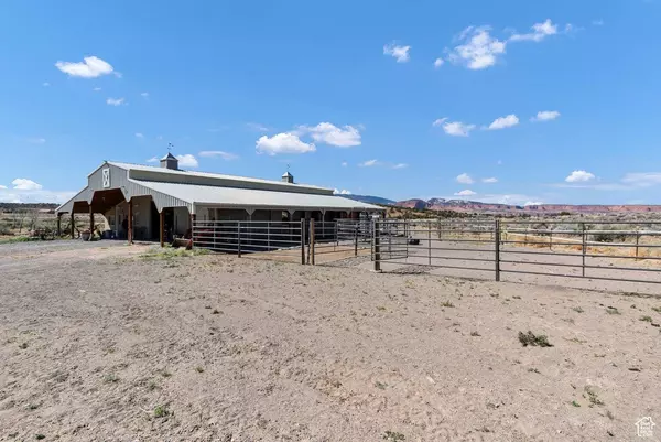 900 & 938 S 1800 E, Teasdale, UT 84773