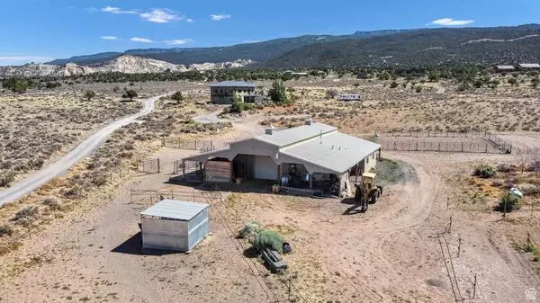 900 & 938 S 1800 E, Teasdale, UT 84773