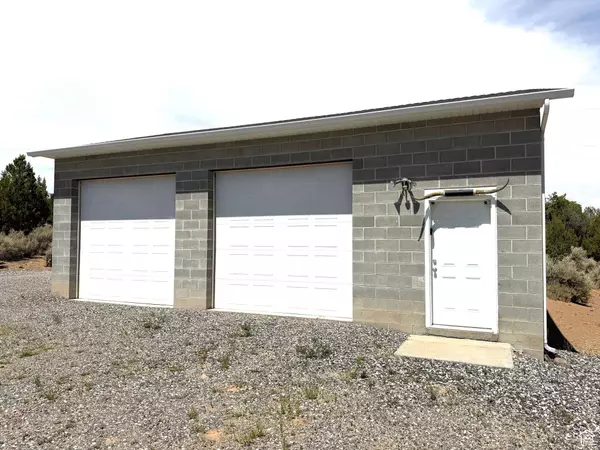 713 W EAGLE, Teasdale, UT 84773