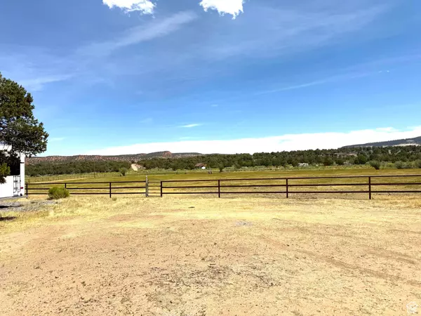 713 W EAGLE, Teasdale, UT 84773