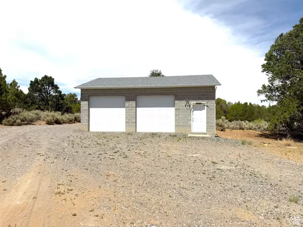 713 W EAGLE, Teasdale, UT 84773