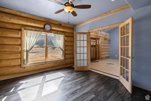 630 E Bullberry LN, Teasdale, UT 84773