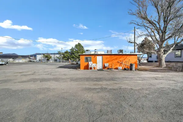 289 N Main ST, Loa, UT 84747