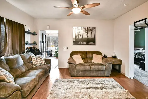 215 N MAIN ST, Glenwood, UT 84730