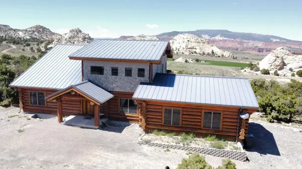 630 E Bullberry LN, Teasdale, UT 84773