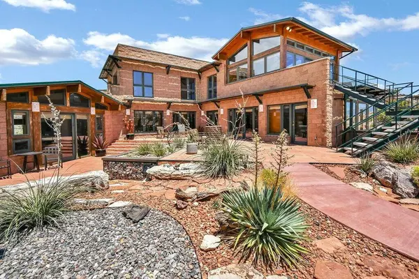3995 S Desert Grave RD