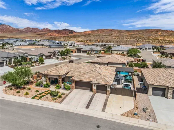 2054 N Red Sky DR, Washington, UT 84780