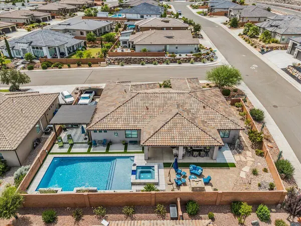 2054 N Red Sky DR, Washington, UT 84780