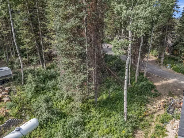 9281 Fox Haven LN, Salt Lake City, UT 84121