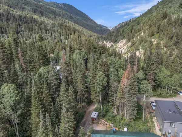 9281 Fox Haven LN, Salt Lake City, UT 84121