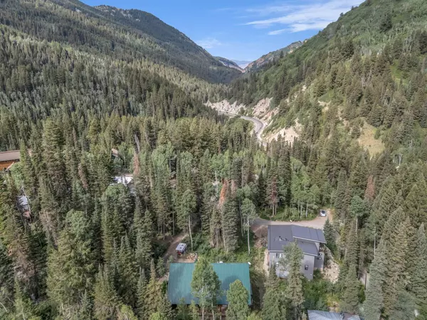 9281 Fox Haven LN, Salt Lake City, UT 84121