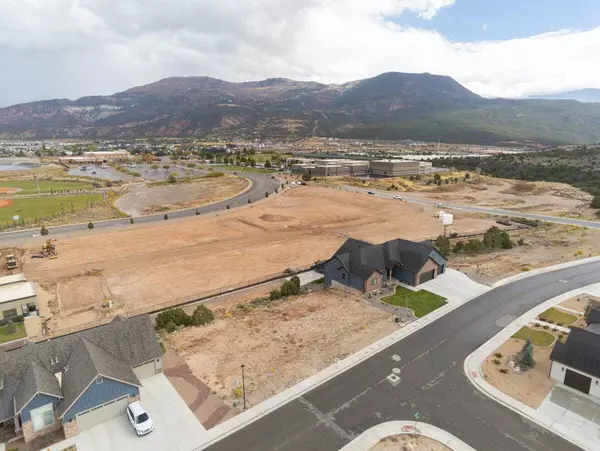 933 S Cliffs DR 38, Cedar City, UT 84720